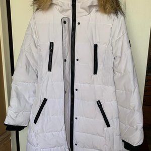 Guess white puffer coat - L